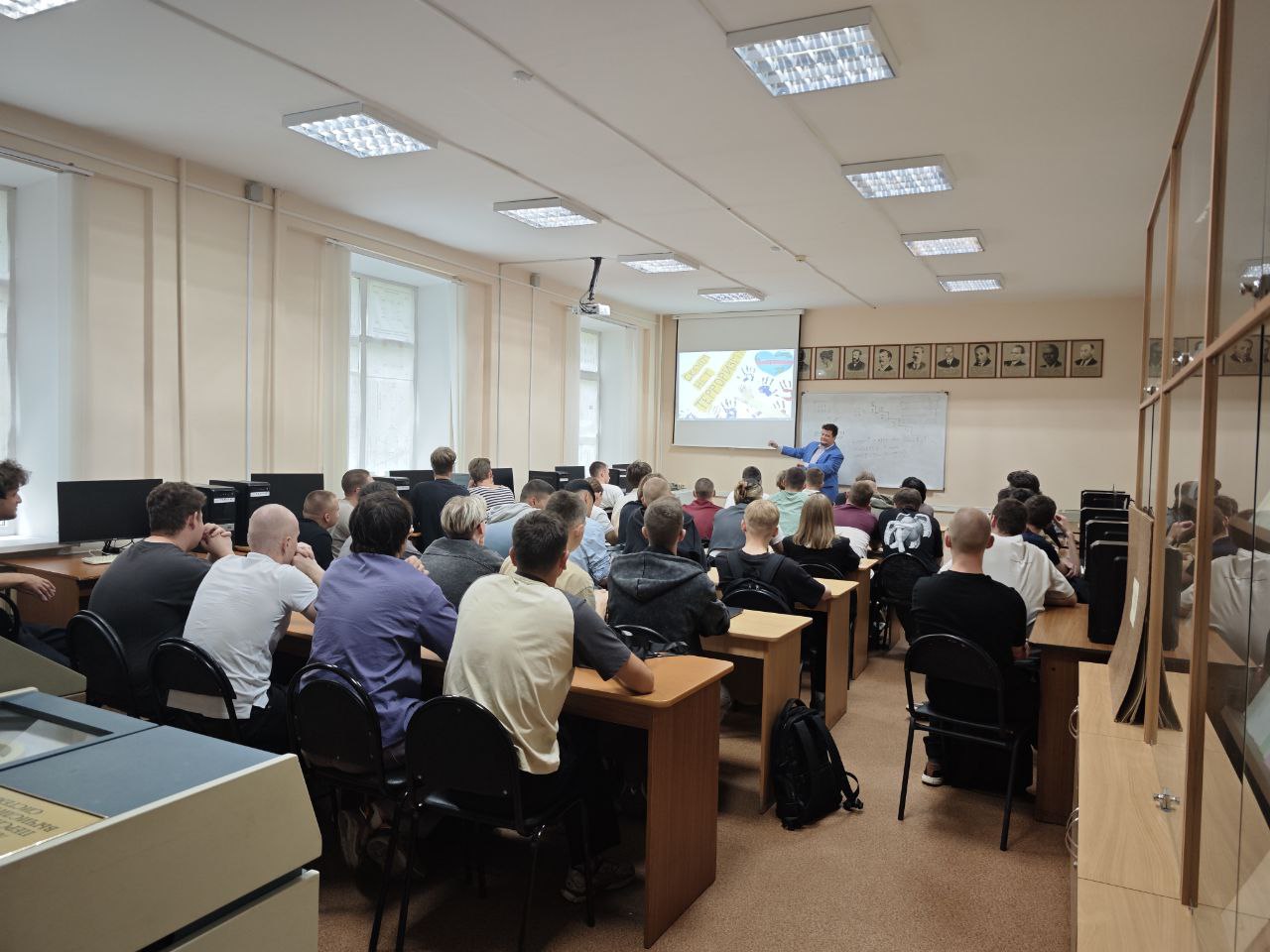 На факультете вычислительной техники проведены мероприятия, посвященные Дню солидарности в борьбе с терроризмом.