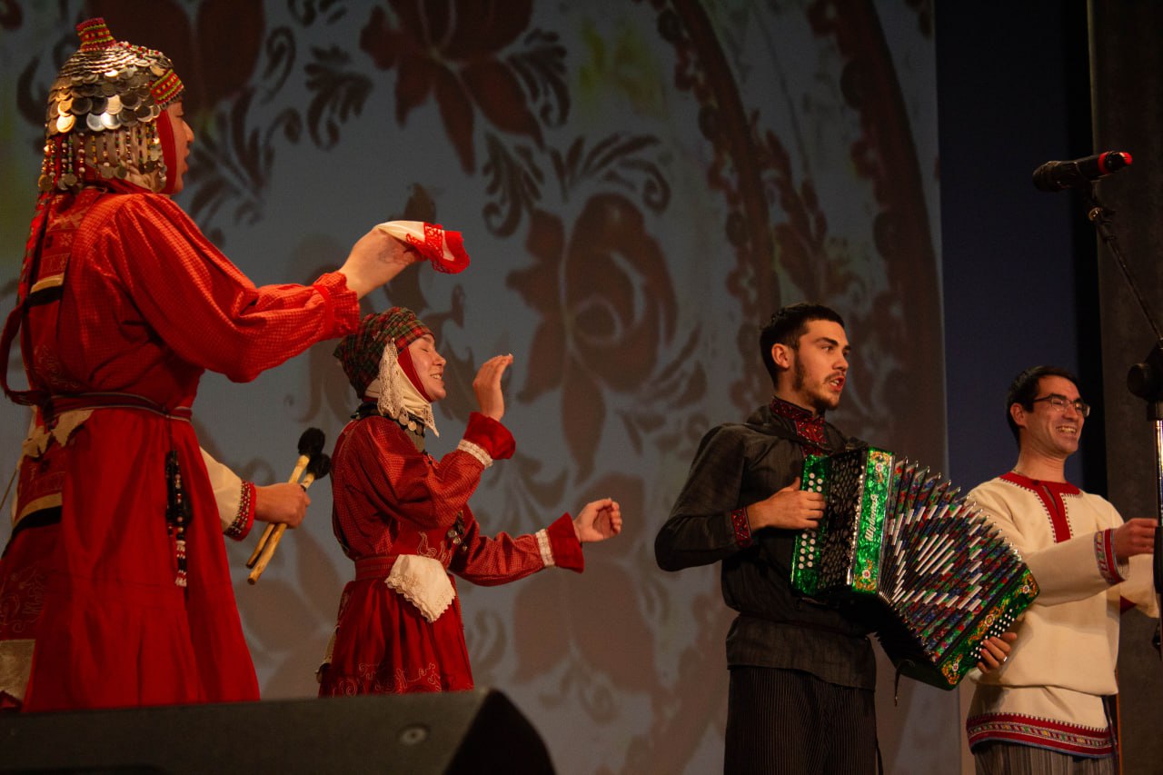 Студенты ФВТ приняли активное участие в церемонии закрытия Приволжского культурно-образовательного форума «Жар-птица-Пенза».